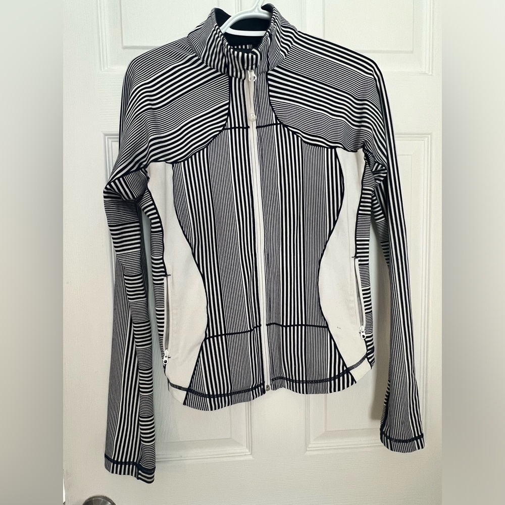 3/30$ Lululemon Define Jacket